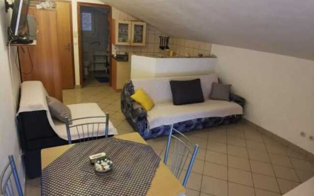 Mil - 30 m From Beach - SA3