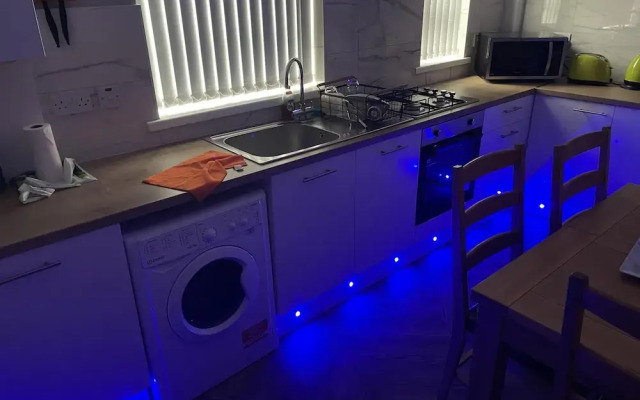 3 Bedroom House in Bradford