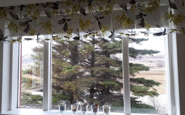 Brúnalaug Guesthouse Holiday Home