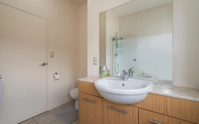 Hosts on the Coast Stay and Play