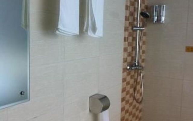 Qingdao Xinshangrui Business Hotel