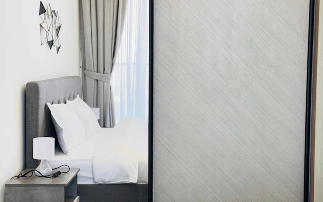 OYO HOME 1480 Premium 1bed Apartment In