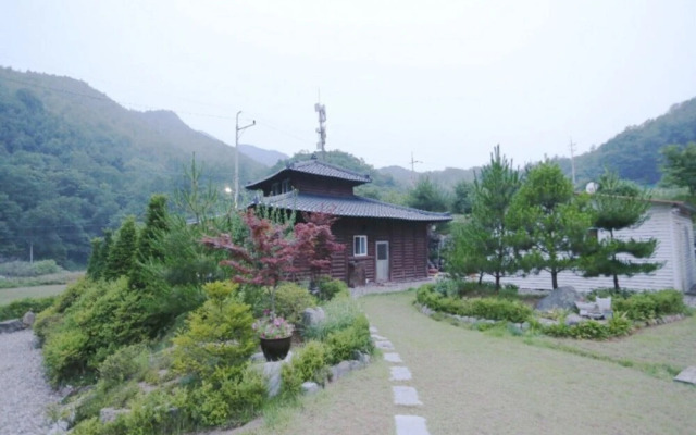 Yangpyeong Woorideul Pension