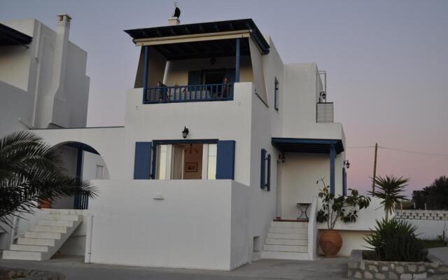 Akitos Maisonette