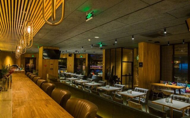 Hangzhou Yunhe Atour Hotel