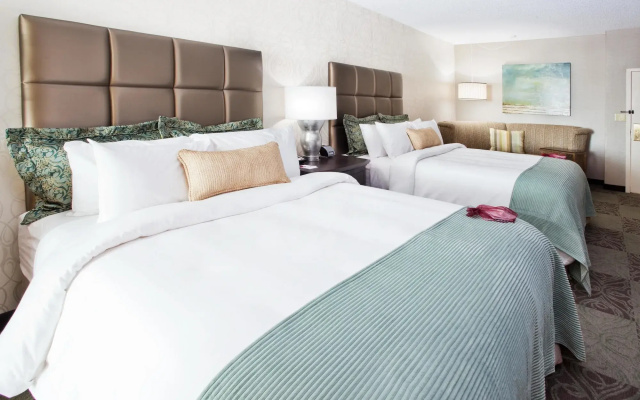Crowne Plaza Charleston Airport - Conv Ctr by IHG
