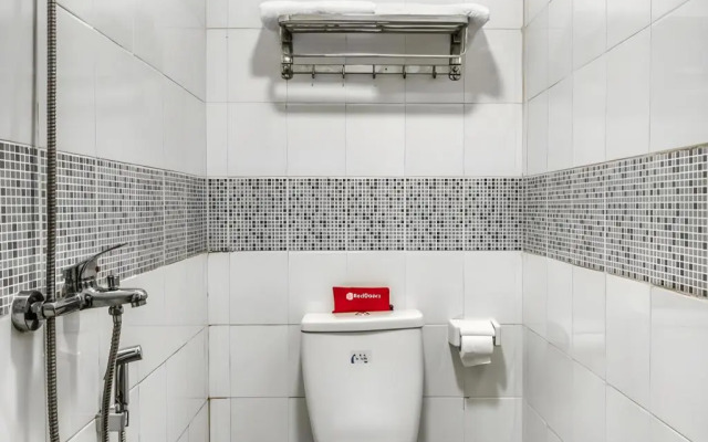 RedDoorz Plus @ Cideng Timur