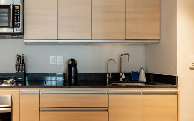 Luxury 1br Condo with Balcony in Polanco
