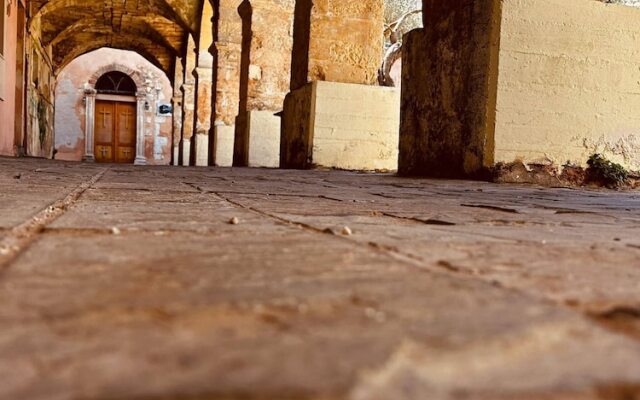 Roussos Place - Next To Splantzia Square - 2bd 2ba
