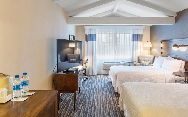 Four Points by Sheraton Melville Long Island