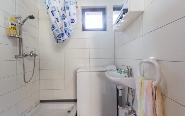 Awesome Home in Pula With