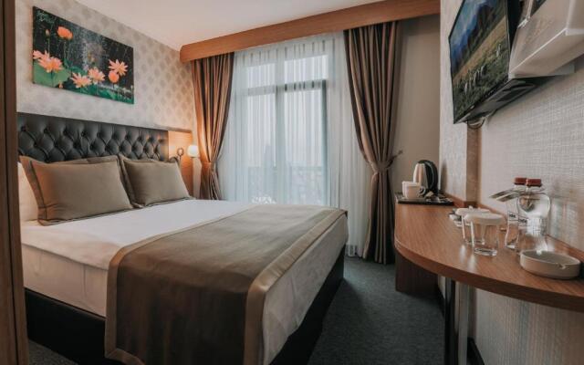 Grand Lark Otel