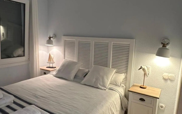 Oliva Nova flat in front of MET