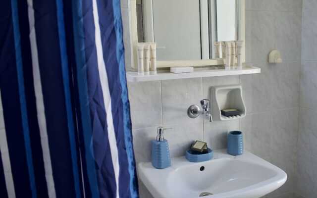 "spyros" 1-room Apartment - Simple, Cozy, Close to the Beach