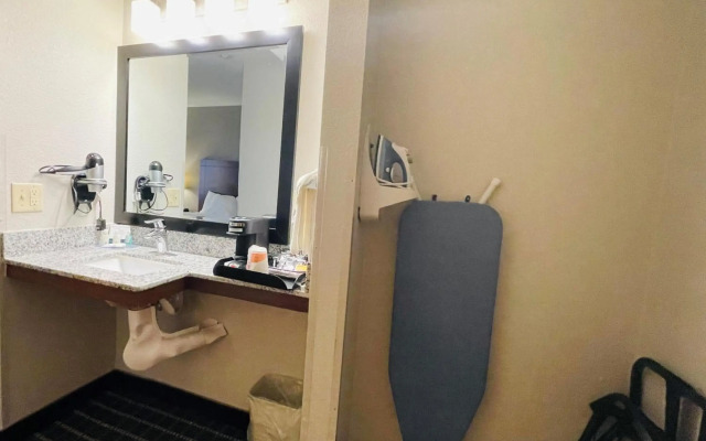 Quality Inn Madison West Near University Area