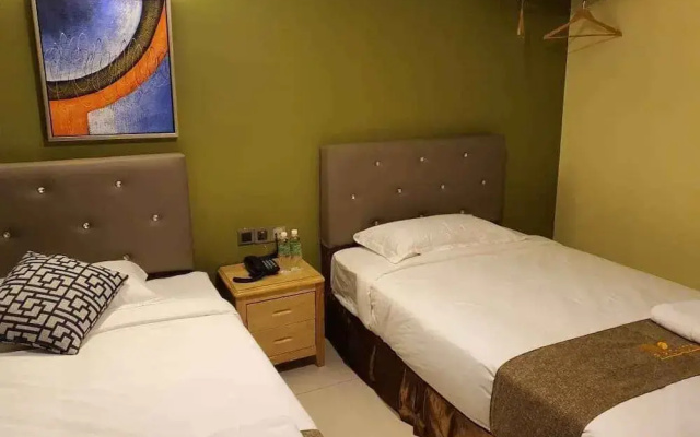 Enrich Hotel Setia Alam by uBook