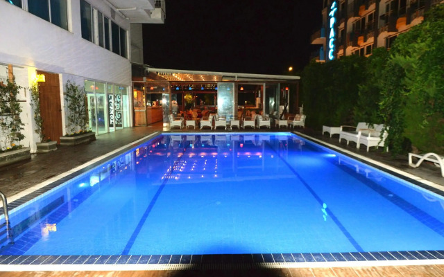 Kristal Beach Hotel