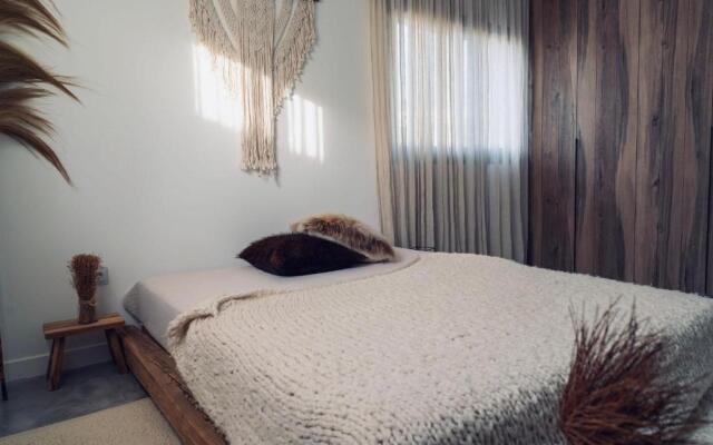 3 bedroom ocean shore apartment