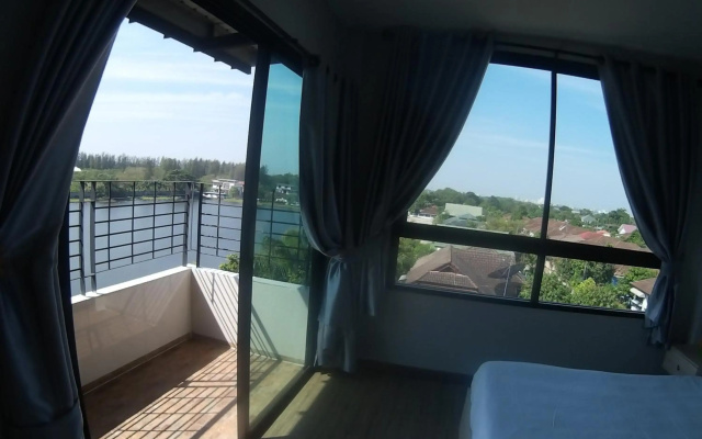 Na Siri Lakeview