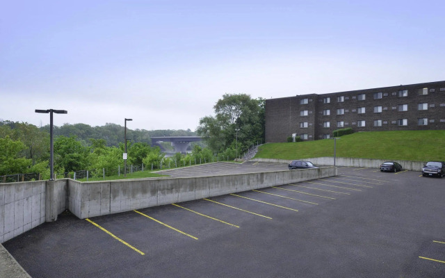 Best Western Plus Kelly Inn