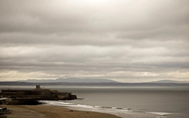 Carcavelos Beach Hotel