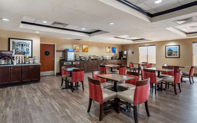 Comfort Inn & Suites Clinton - Jackson West