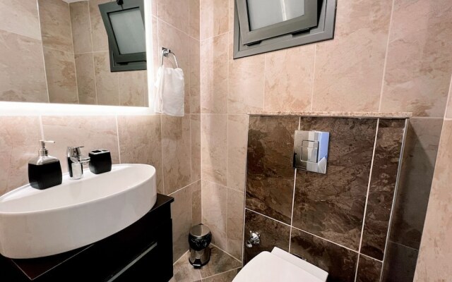 Gorgeous Residence in a Luxury Complex in Kyrenia