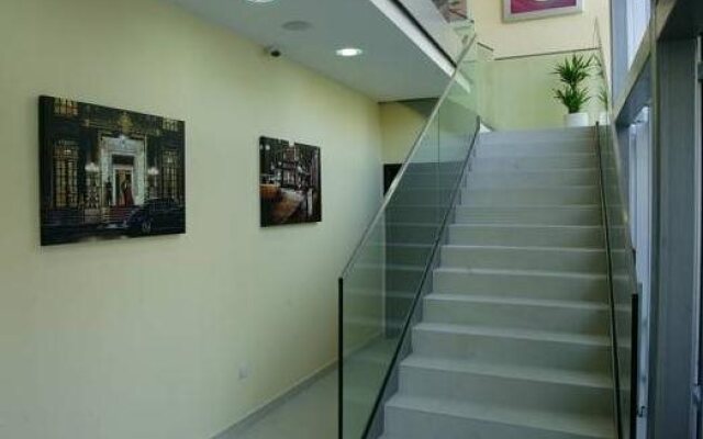 Hotel Contact