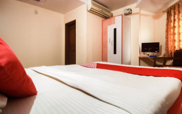 OYO 48043 Hotel Godavari