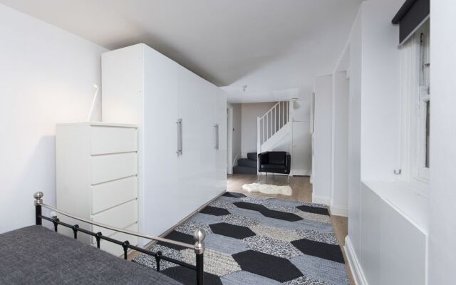 Stunning 1BR Kings Cross Flat!