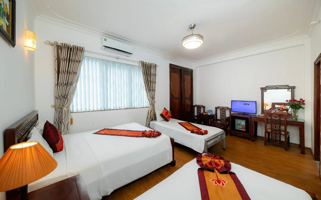 Phoenix Legend Hotel