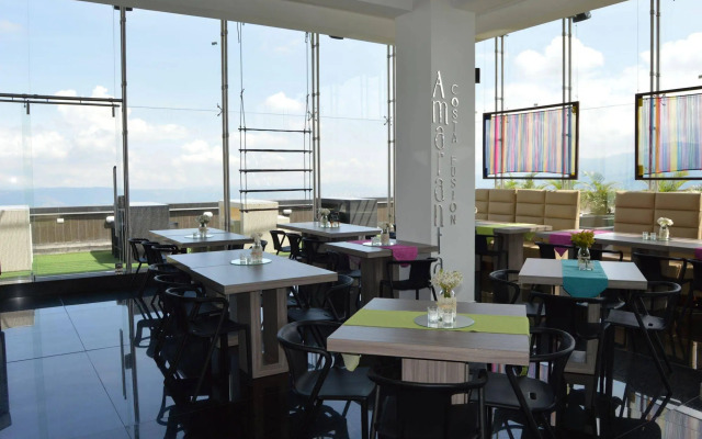 Punta Diamante Premium Hotel
