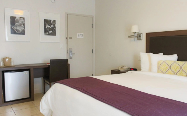 Collins Hotel