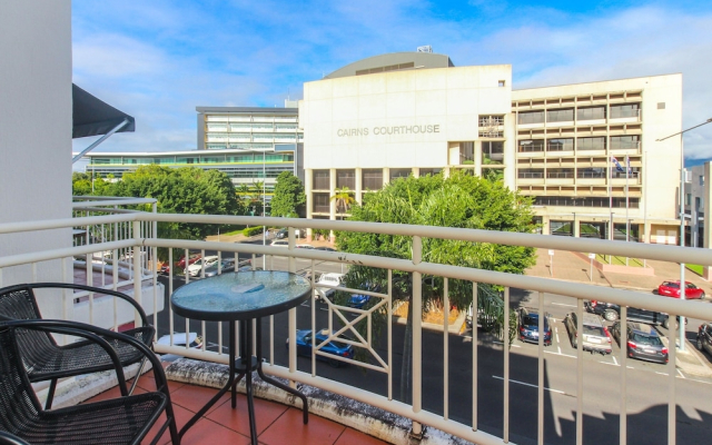 Inner City One Bedroom Apartment 27