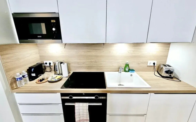 Cozy one bedroom with convenient parking