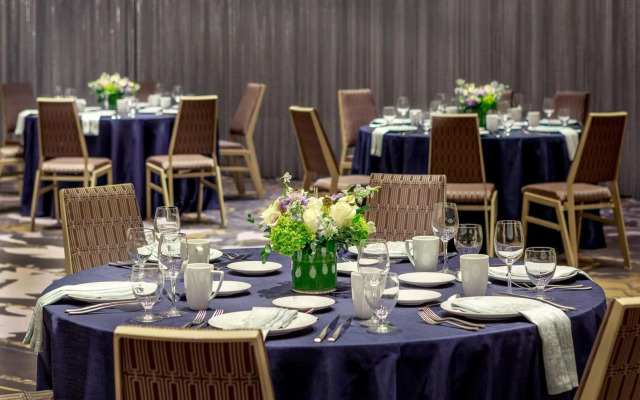 Sheraton Commander Hotel