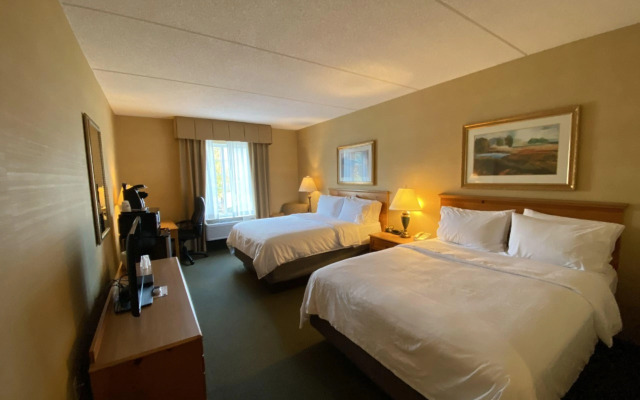 Holiday Inn Express Hotel & Suites Warrenton by IHG