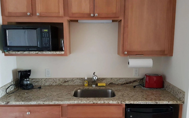 Atlantic Breeze Suites