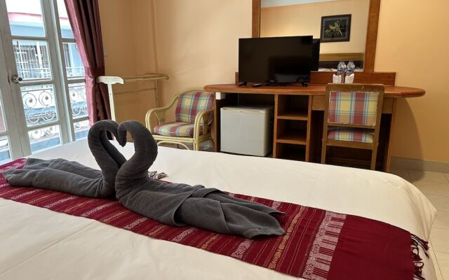Nid Huahin Hotel