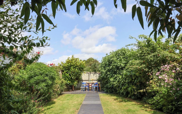 Charmouth Lodge