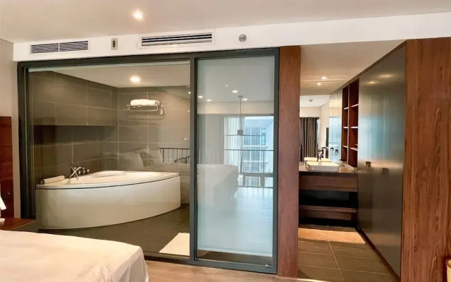 L'A Suites Pentstudio West Leak Hanoi