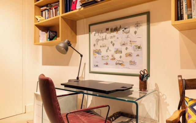 A Gentle Riverside Charm 2 Bedroom Mews House