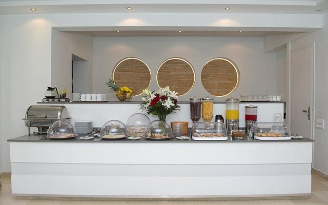 Zannis Hotel