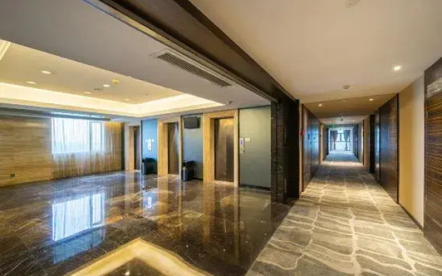 Wyndham Foshan Weijing Hotel (Sanshui Wanda Plaza)