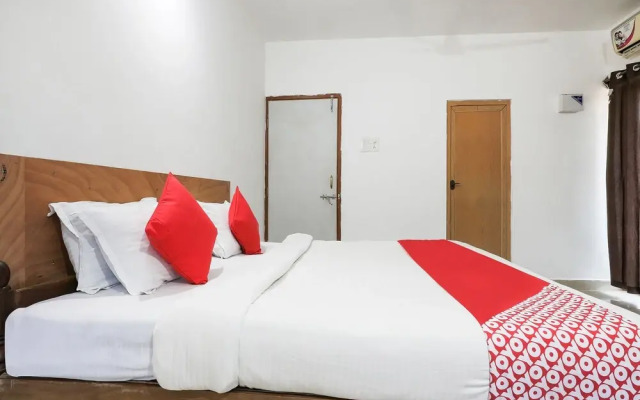 Oyo 39571 Baga Beach Comfort