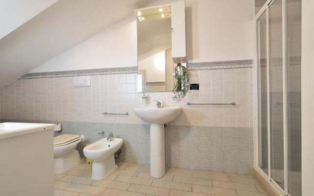 Attico Vista Mare E Piscina