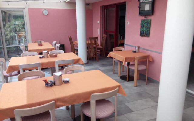 Bed and Breakfast Villa Hallau