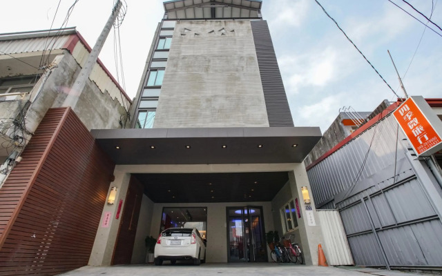 Travel Light Hotel