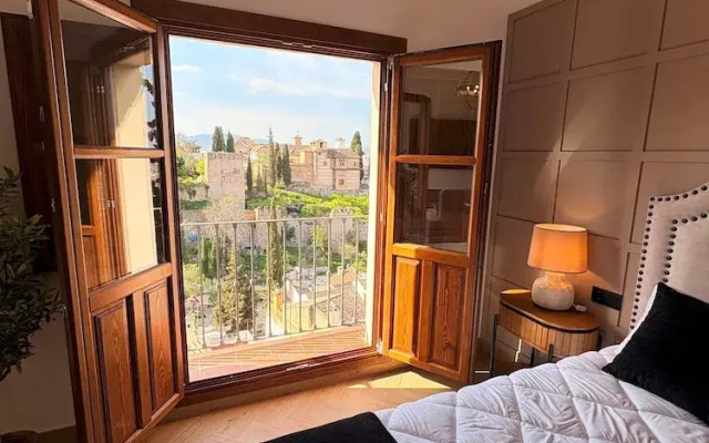Lovely Loft With Views in Granada Mirador de Aixa