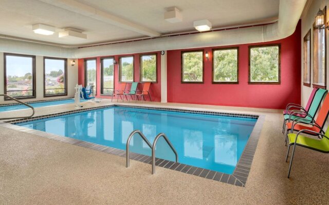 Super 8 Eveleth